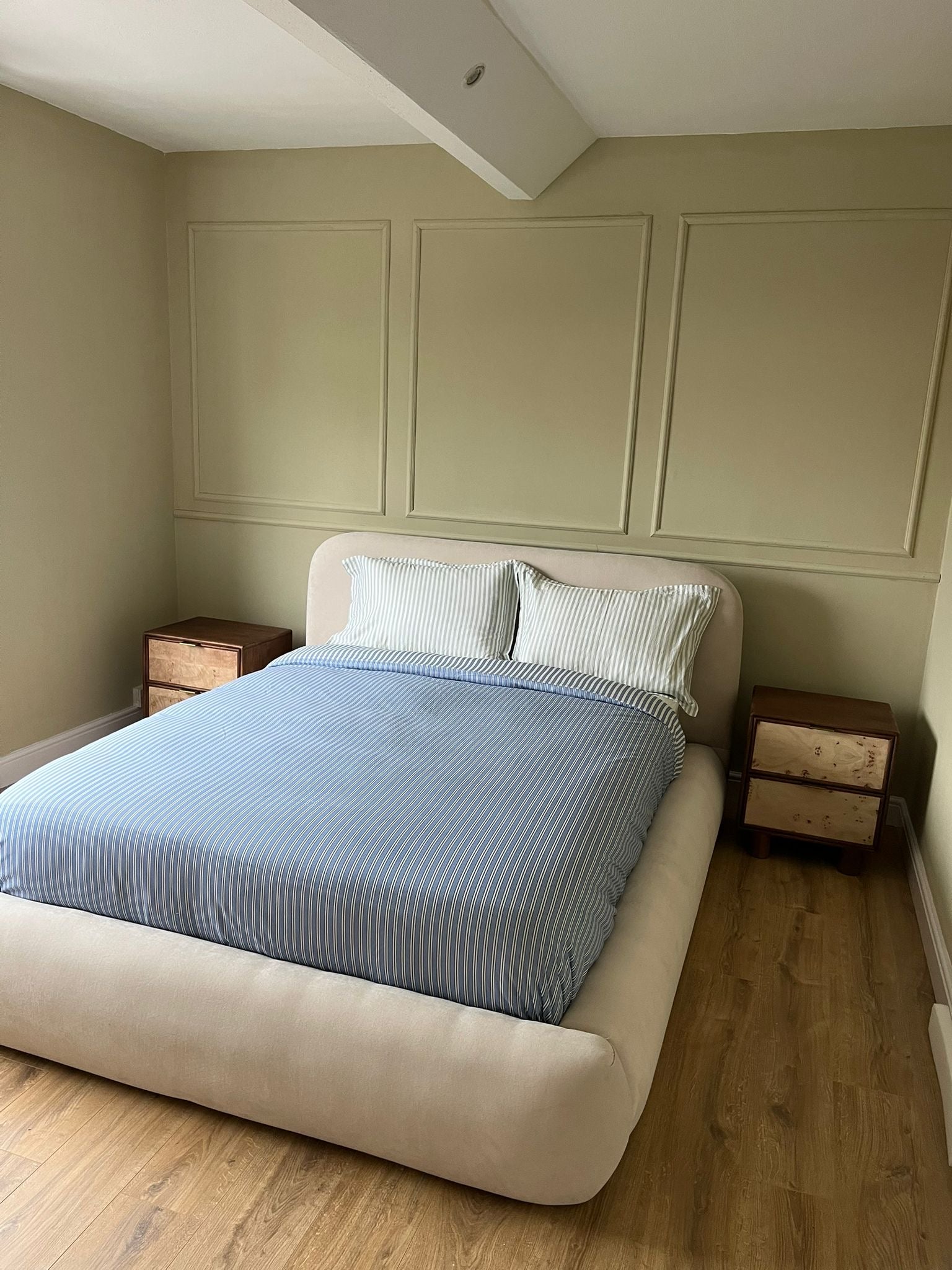The Bespoke Eleanor Cloud Boucle Upholstered Low Bed Frame- Fully Customisable with Storage Options- Boucle Range