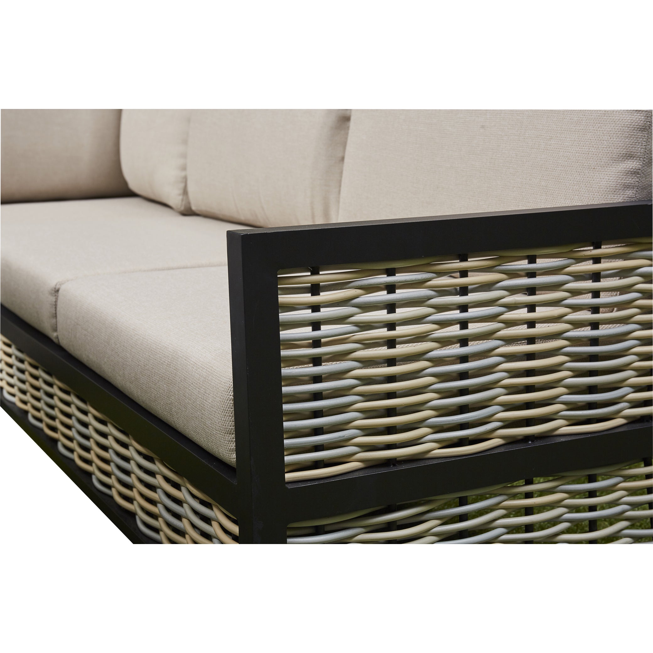 Beige Aluminium Firepit Dining Set – Elegant Outdoor Dinning Set