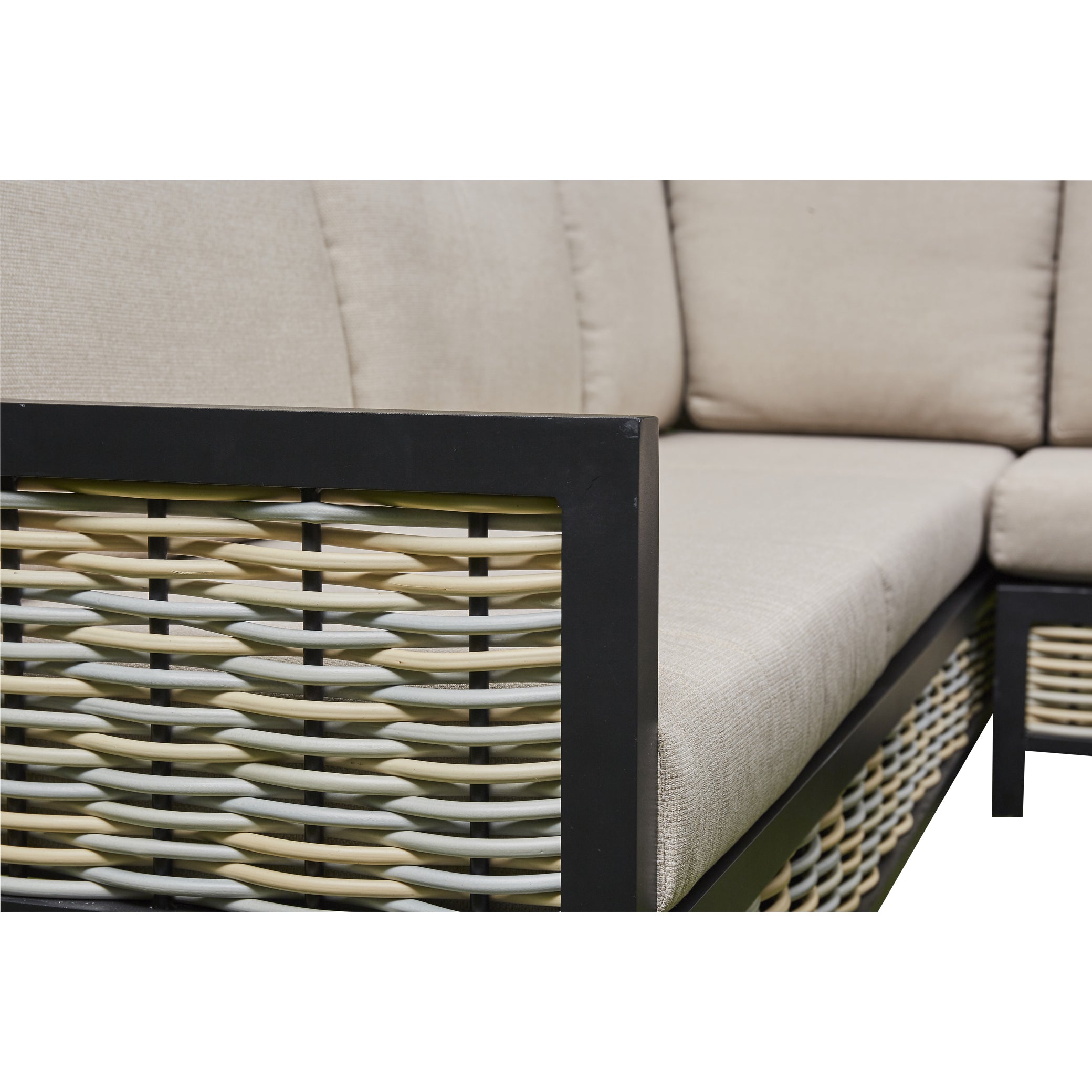Beige Aluminium Firepit Dining Set – Elegant Outdoor Dinning Set