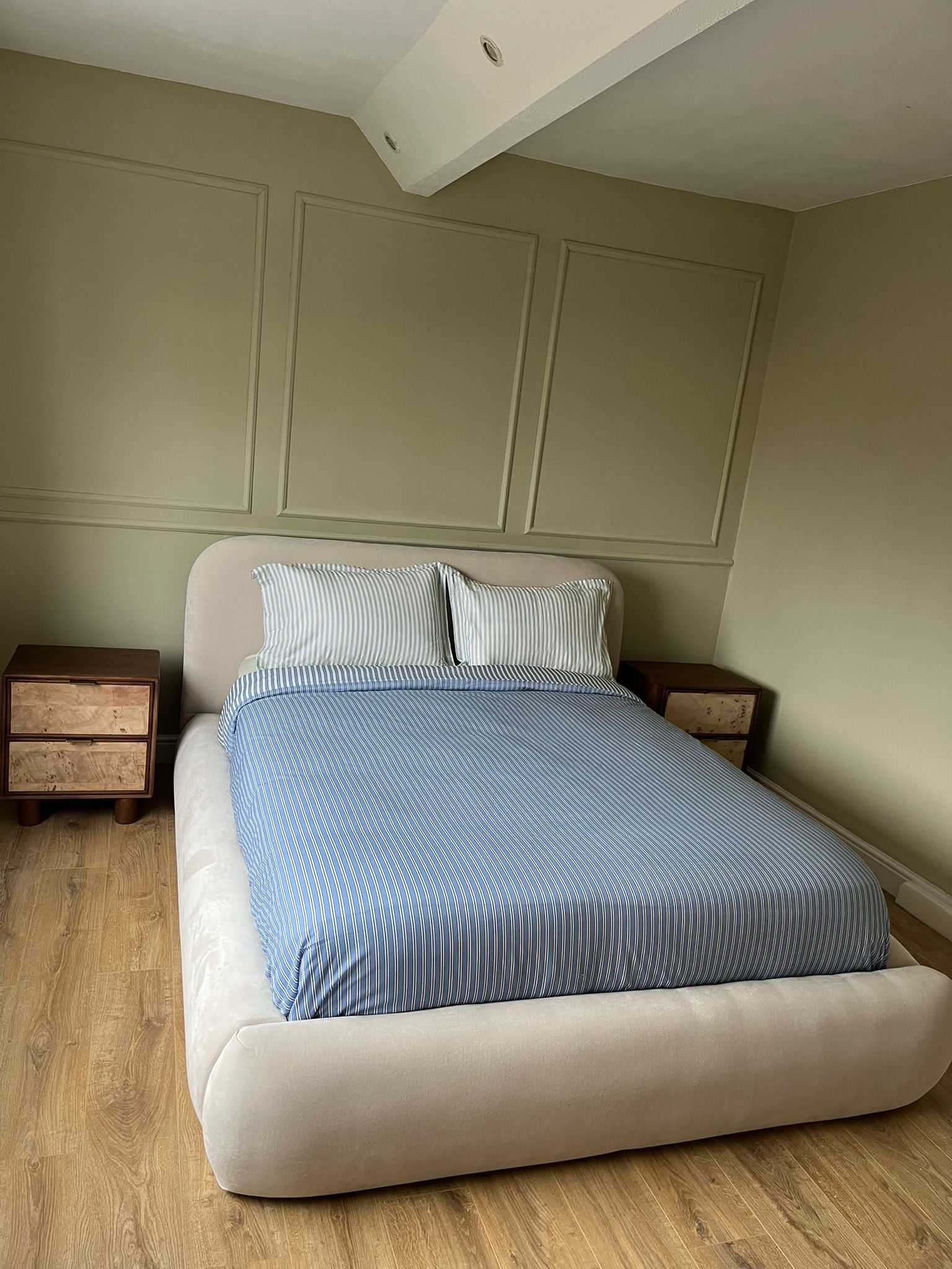 The Bespoke Eleanor Cloud Boucle Upholstered Low Bed Frame- Fully Customisable with Storage Options- Boucle Range
